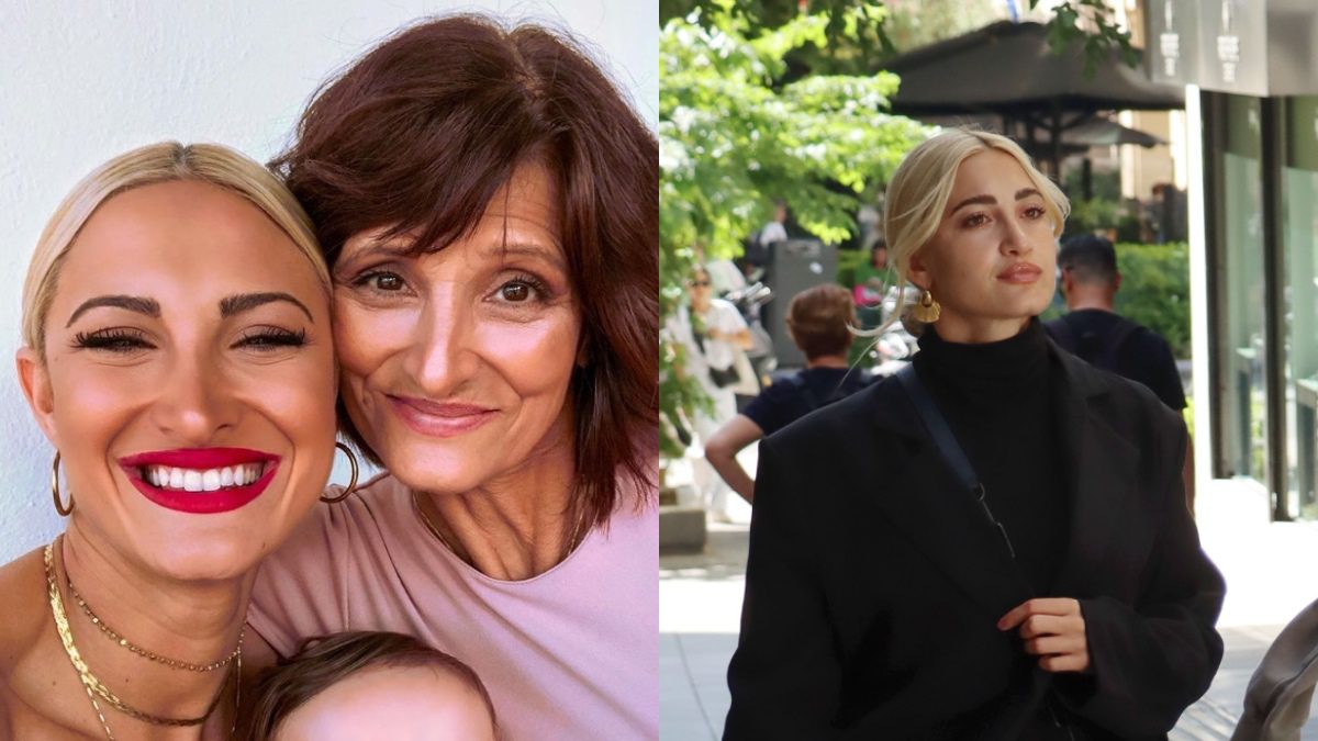 Η Ιωάννα Τούνη με την μητέρα της και μόνη της