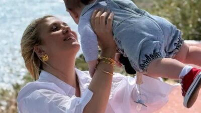 Η Φωτεινή Πετρογιάννη με τον γιο της