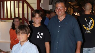 Ο Γιώργος Λιάγκας με τους γιους του