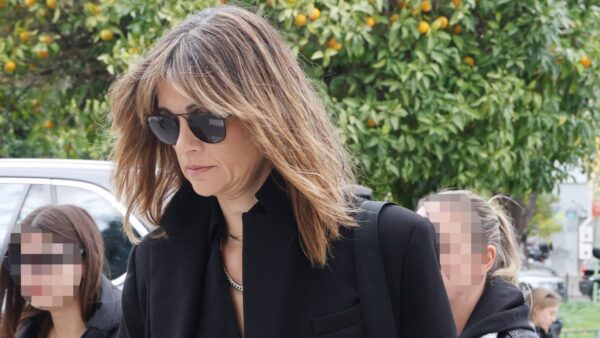 Η Άννα Μαρία Παπαχαραλάμπους στο δικαστήριο