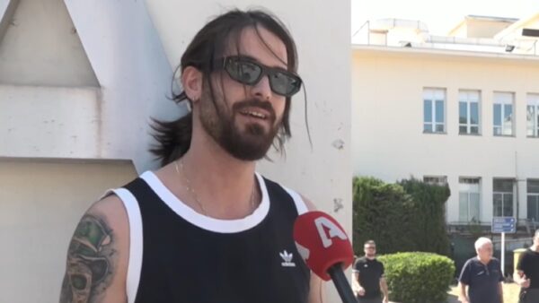 Ο Άρης Μουγκοπέτρος στην κάμερα του Super Κατερίνα