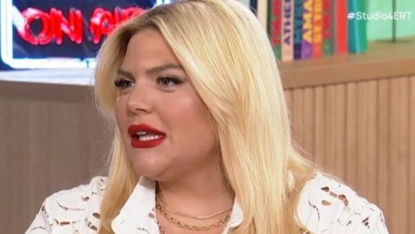 Η Δανάη Μπάρκα στο Στούντιο 4