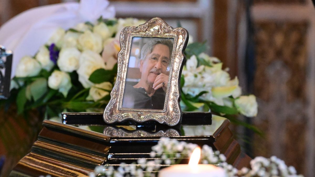 Φωτογραφία από την κηδεία του Νίκου Γαλανού