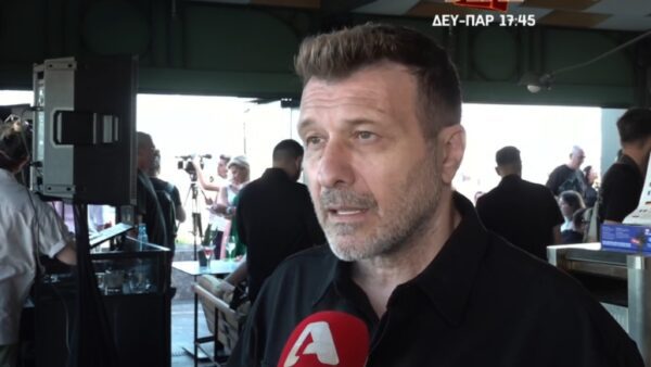 Ο Γιάννης Πλούταρχος στην κάμερα του Happy Day