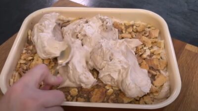 Το γλυκό ψυγείου με μπισκότα