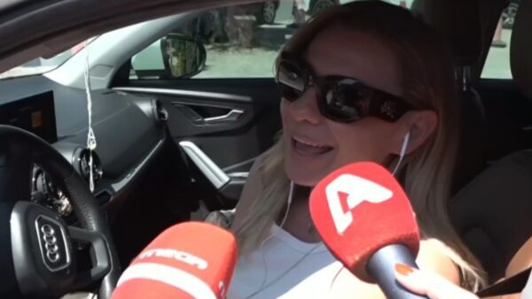 Η Κατερίνα Καραβάτου στις κάμερες