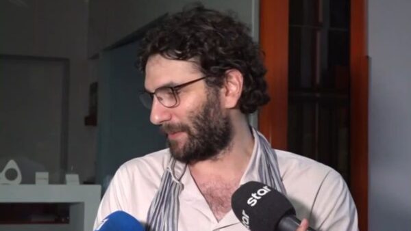 Ο Κωνσταντίνος Χαρδαβέλλας στηνκάμερα του Buongiorno