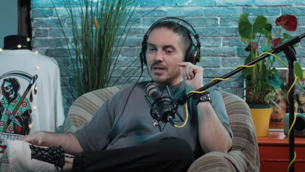 Ο Μιχάλης Χατζηγιάννης σε διαδικτυακή εκπομπή