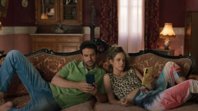 σκηνή από τη νέα σειρά του Star, φαντάσματα με τον ορφέα αυγουστίδη και την έλλη τρίγγου