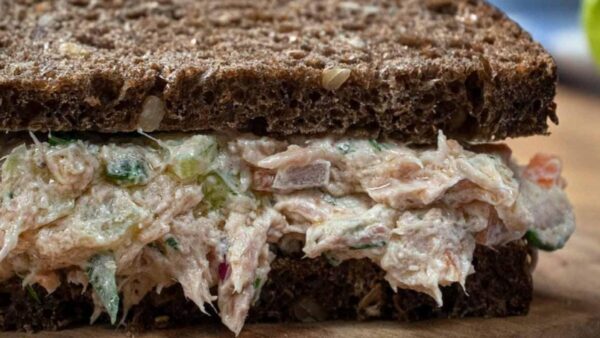 Τονοσαλάτα