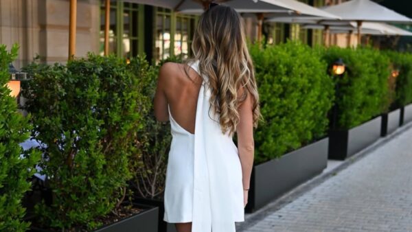 λευκό φόρεμα