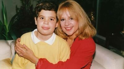 Η Αλίκη Βουγιουκλάκη με τον ανιψιό της, Αιμίλιο