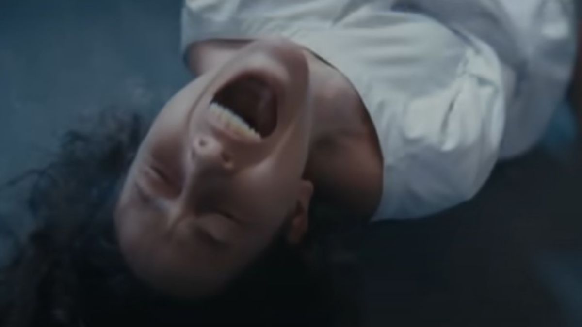 Σκηνή από τα νέα επεισόδια του Άγιου έρωτα