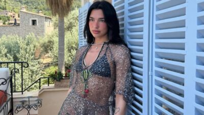 Με μπικίνι η Dual Lipa