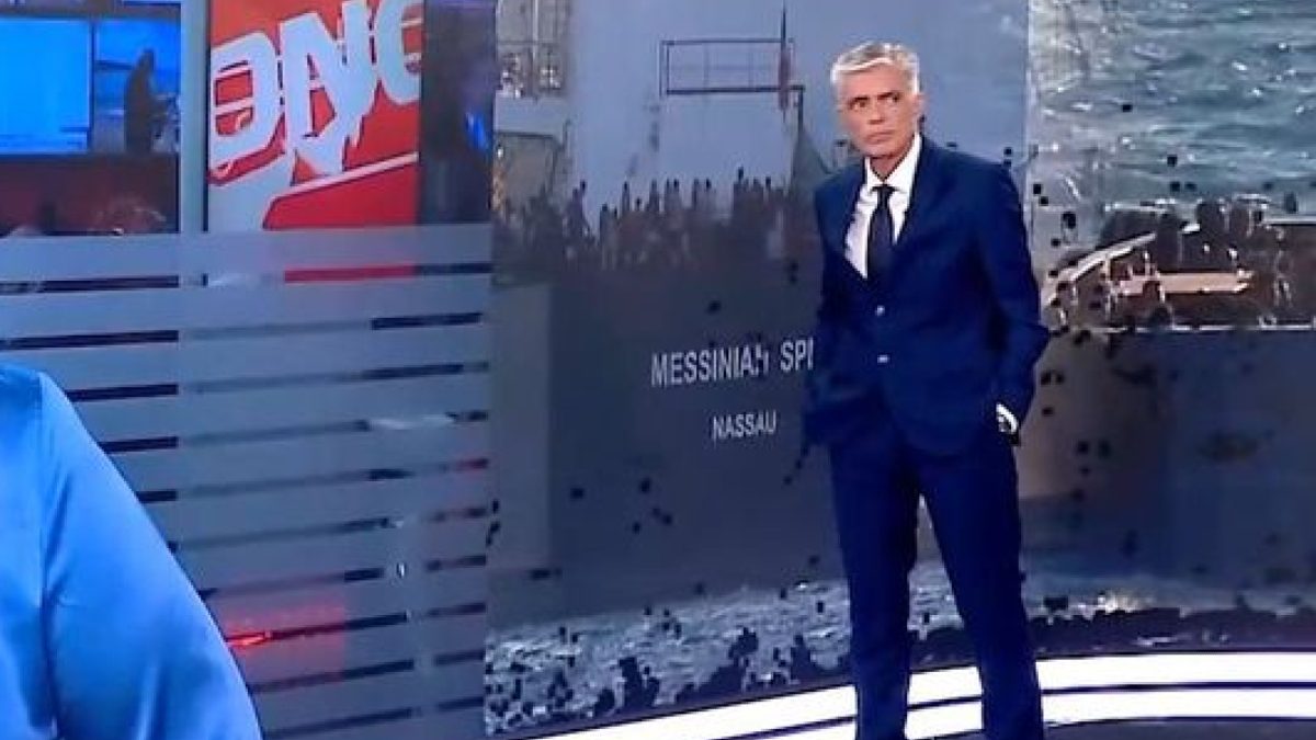 Ο Νίκος Ευαγγελάτος στο Live News