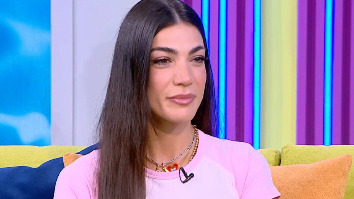 Η Ήβη Αδάμου στο Καλοκαίρι Παρέα