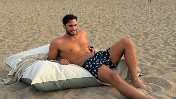 Ο Καπότσης στην παραλία