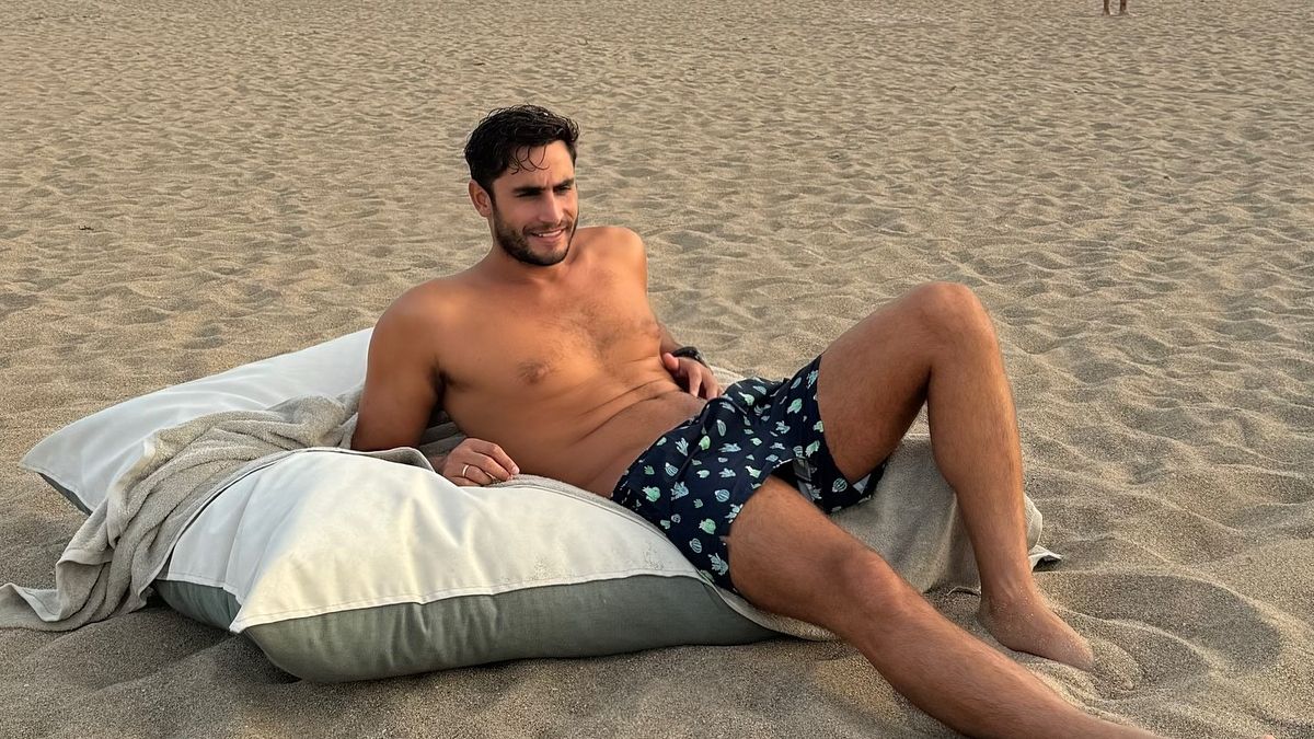 Ο Καπότσης στην παραλία