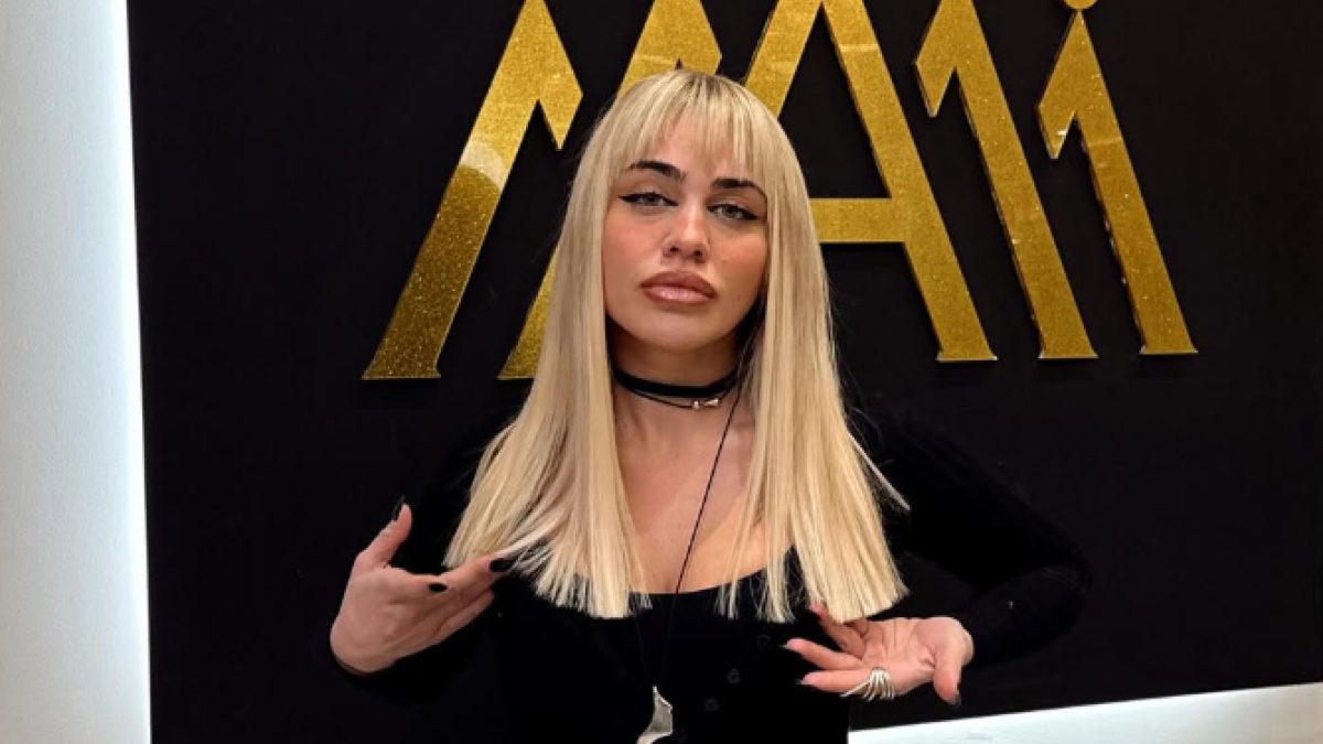 Η Κόνι Μεταξά