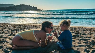 Η Εριέττα Κούρκουλου με τον γιο της