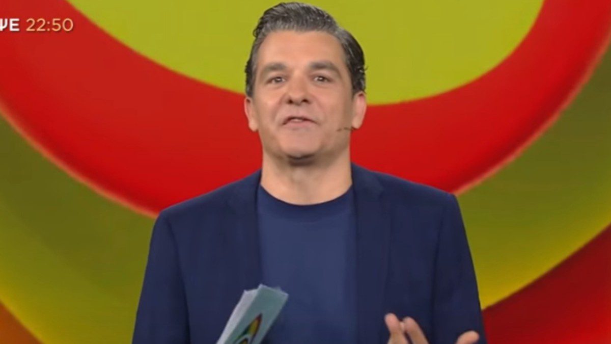 Ο Πέτρος Λαγούτης στο πλατό του Big Brother