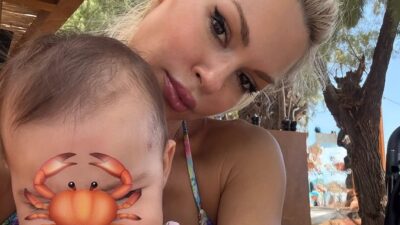 Η Βίκυ Κάβουρα μαζί με την κόρη της στο Instagram