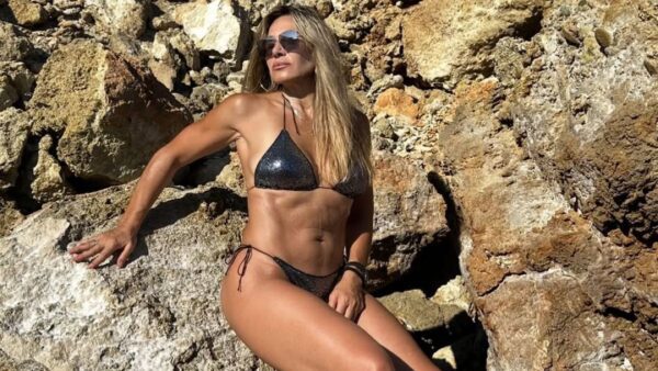 Ελένη Πετρουλάκη με μαγιό