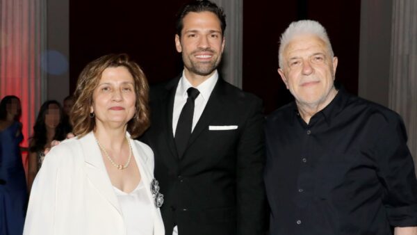 Ο Κωνσταντίνος Αργυρός με τους γονείς του