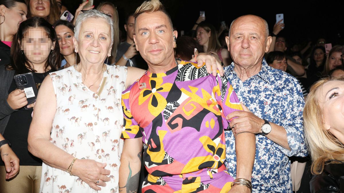 Ο Γιώργος Μαζωνάκης με τους γονείς του