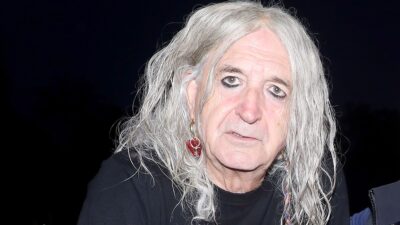 Νίκος Καρβέλας