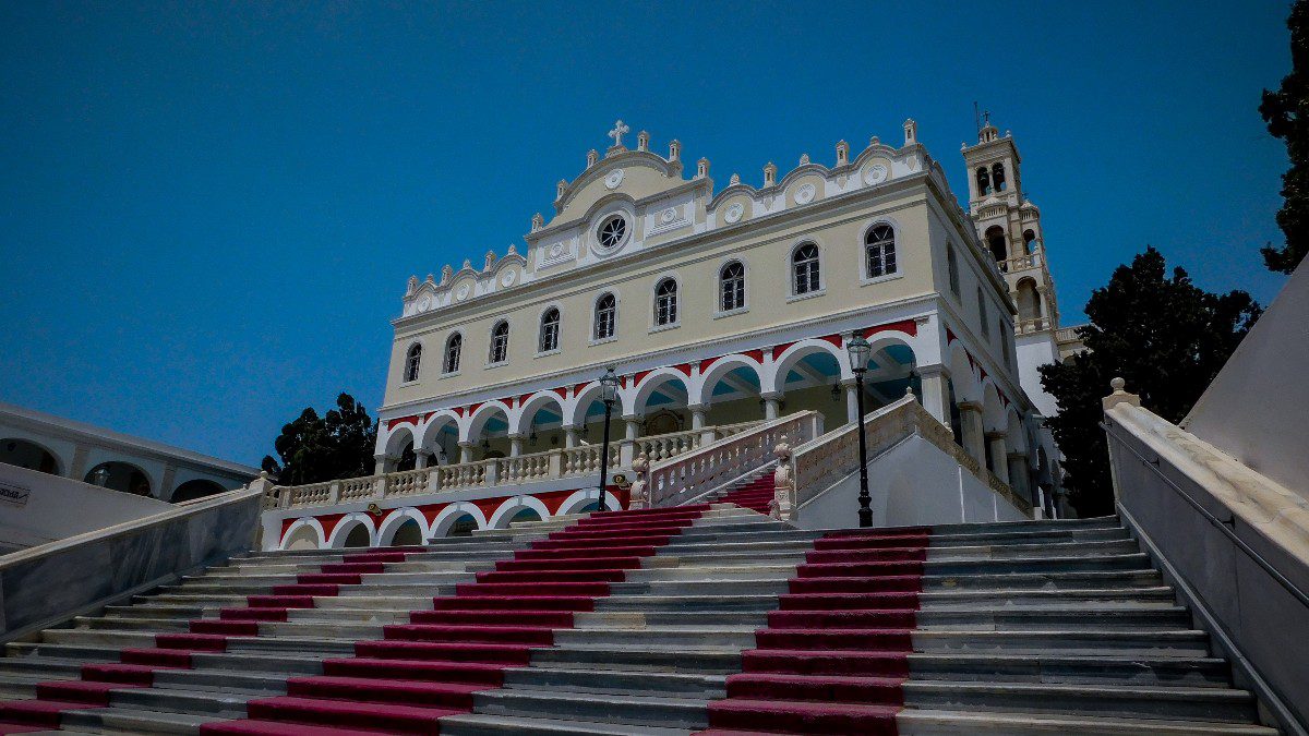 Η Παναγία της Τήνου