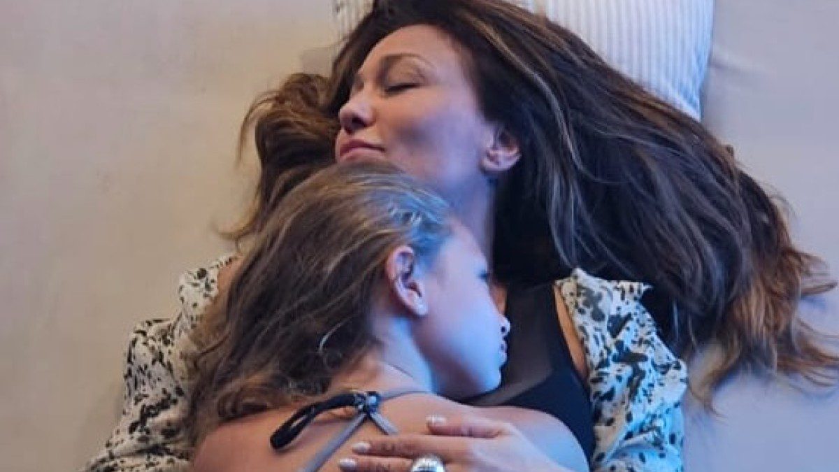 Η Πηνελόπη Αναστασοπούλου με την κόρη της