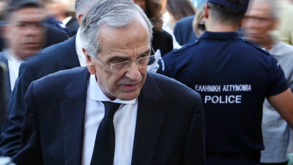 Ο Αντώνης Σαμαράς στην κηδεία της κόρης του