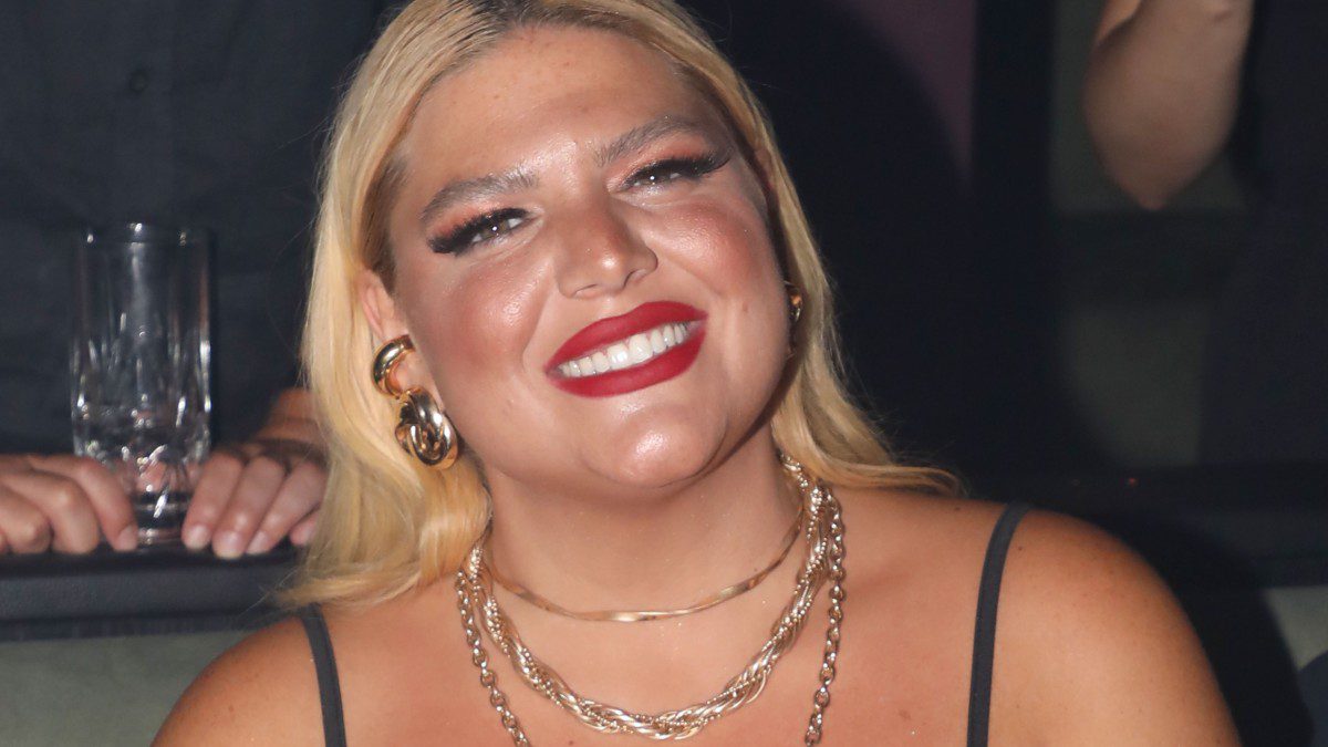 Η Δανάη Μπάρκα σε βραδινή έξοδο