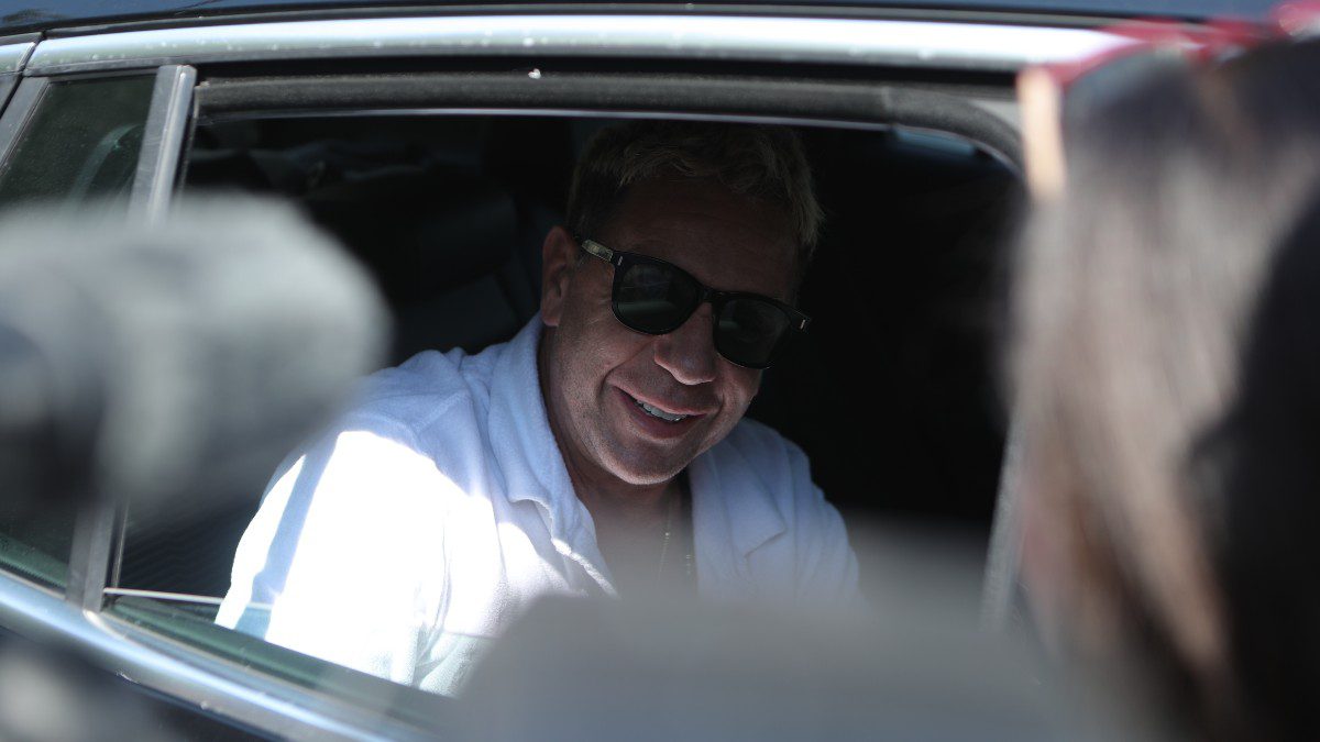 Ο Γιώργος Μαζωνάκης έξω από το Δρομοκαΐτειο