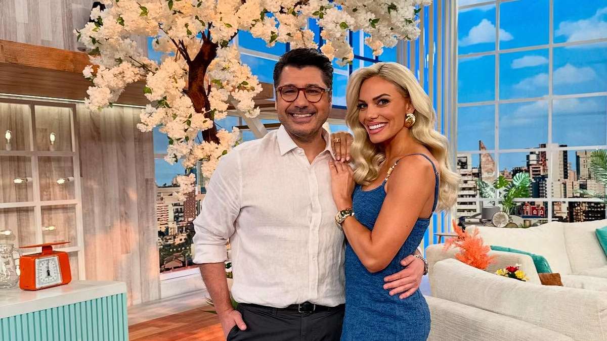 Ο Λάμπρος Κωνσταντάρας με την Ιωάννα Μαλέσκου