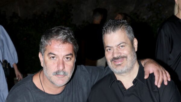 Ο Βασίλης Μπισμπίκης με τον Μανώλη Κονταρό