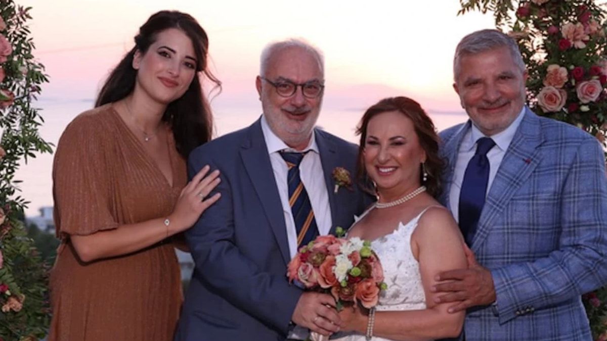 Ο Γιώργος Πατούλης και η Νάνσυ Κοιλού στον γάμο των νονών του γιου τους