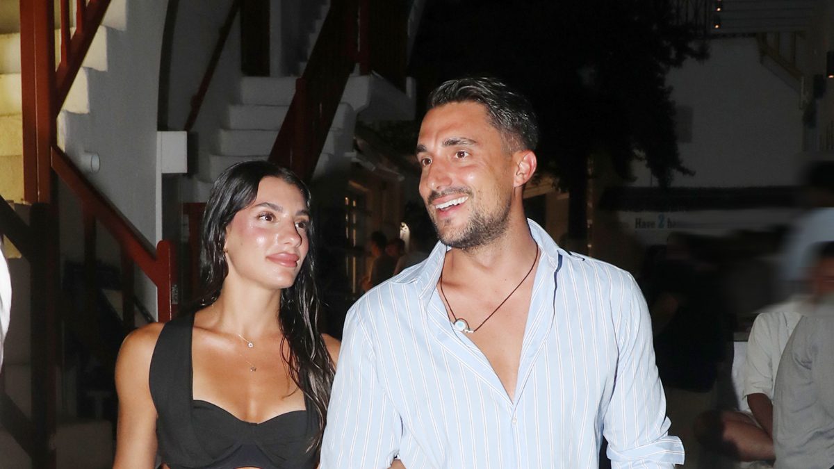 Ο Σάκης Κατσούλης και η Μαριαλένα Ρουμελιώτη στη Μύκονο