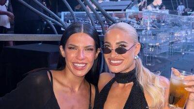 Η Στέλλα Πάσσαρη με την Ιωάννα Τούνη