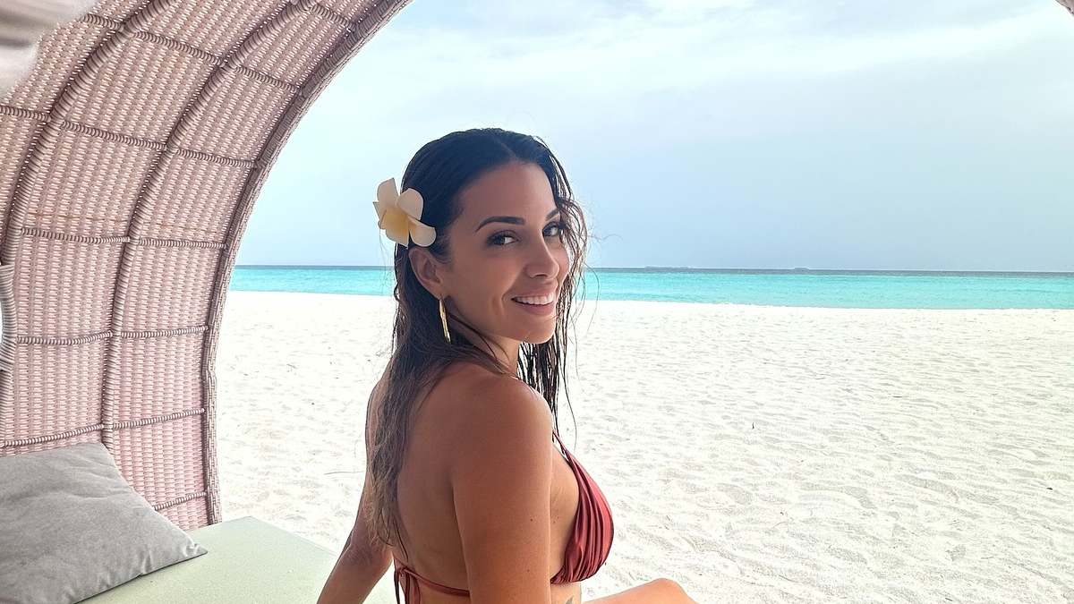 Η Ελένη Χατζίδου στις Μαλδίβες