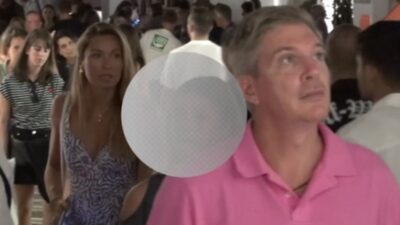 Η Μαριεττά Χρουσαλά και ο Λέων Πατίτσας στη Μύκονο με τα παιδιά τους