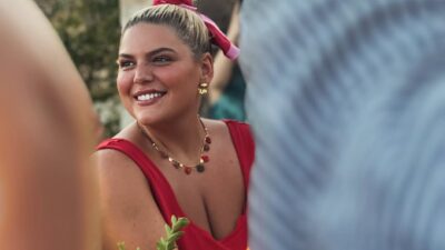 Νονά η Δανάη Μπάρκα