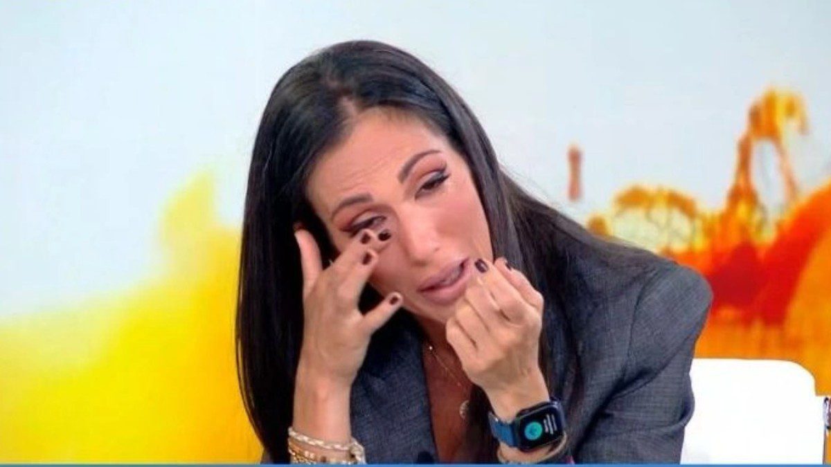 Η Ανθή Βούλγαρη ξέσπασε σε κλάματα στο Κοινωνία Ώρα Mega