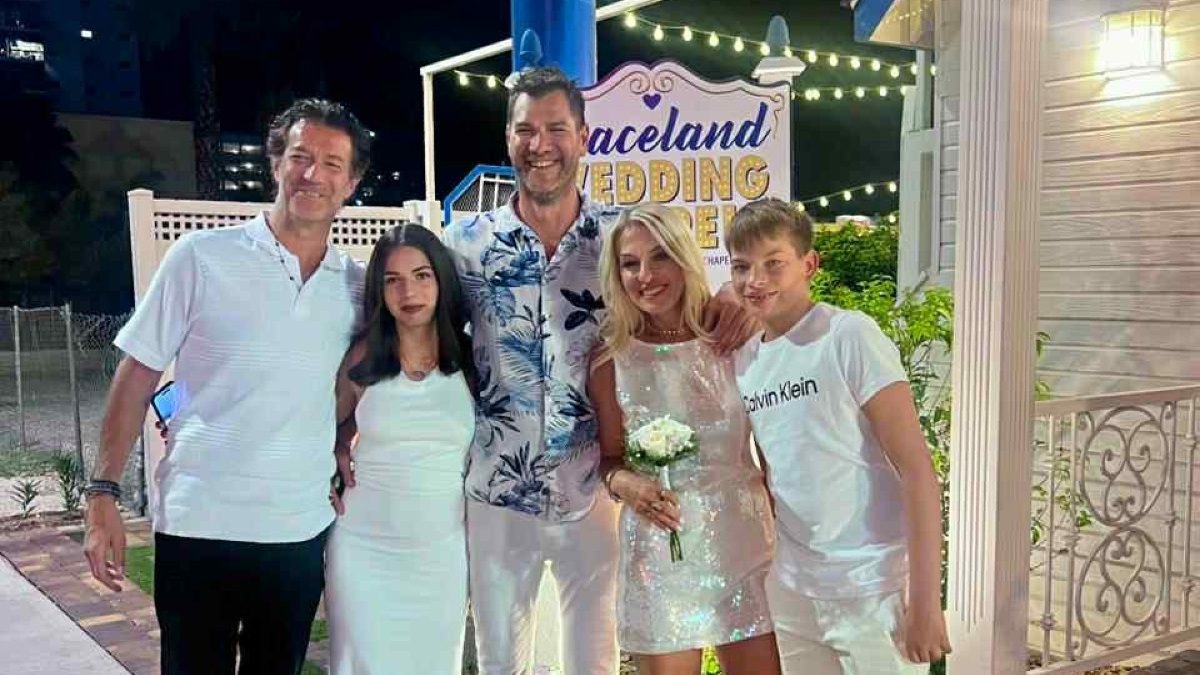 Η Έλσα Τόλη με τον σύζυγο και τα παιδιά της στο Λας Βέγκας