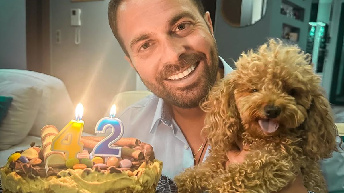 Ο Ηλίας Βρεττός έχει γενέθλια