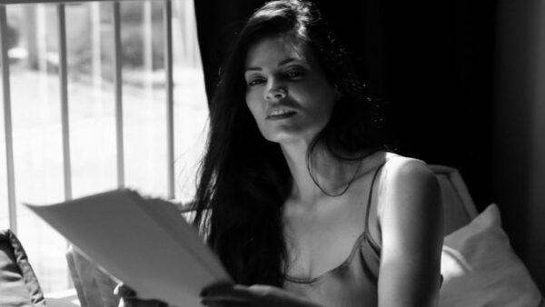 Η Μαρία Κορινθίου στο κρεβάτι της