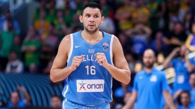 Κώστας Παπανικολάου