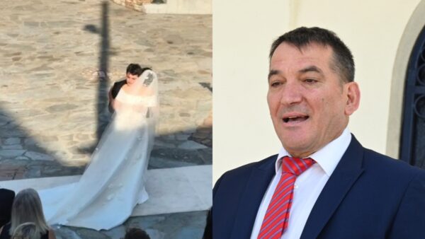 Ο Πύρρος Δήμας και ο γιος του στον γάμο του