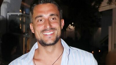 Ο Σάκης Κατσούλης στη Μύκονο